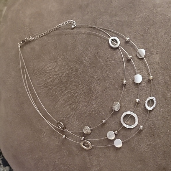 3/$30 VTG Silvertone Layered Floating Illusion Beaded Station Necklace - Picture 2 of 9